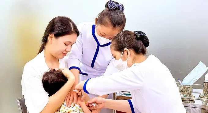 Rainy season fuels dual epidemic surge in Southern Vietnam
